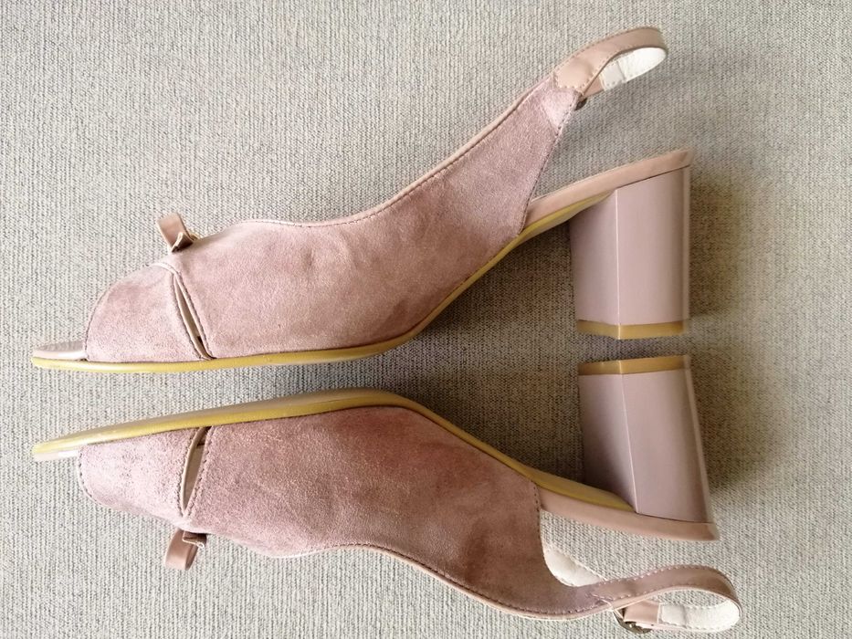 Новые удобные  кожаные босоножки, сабо мюлли Mango