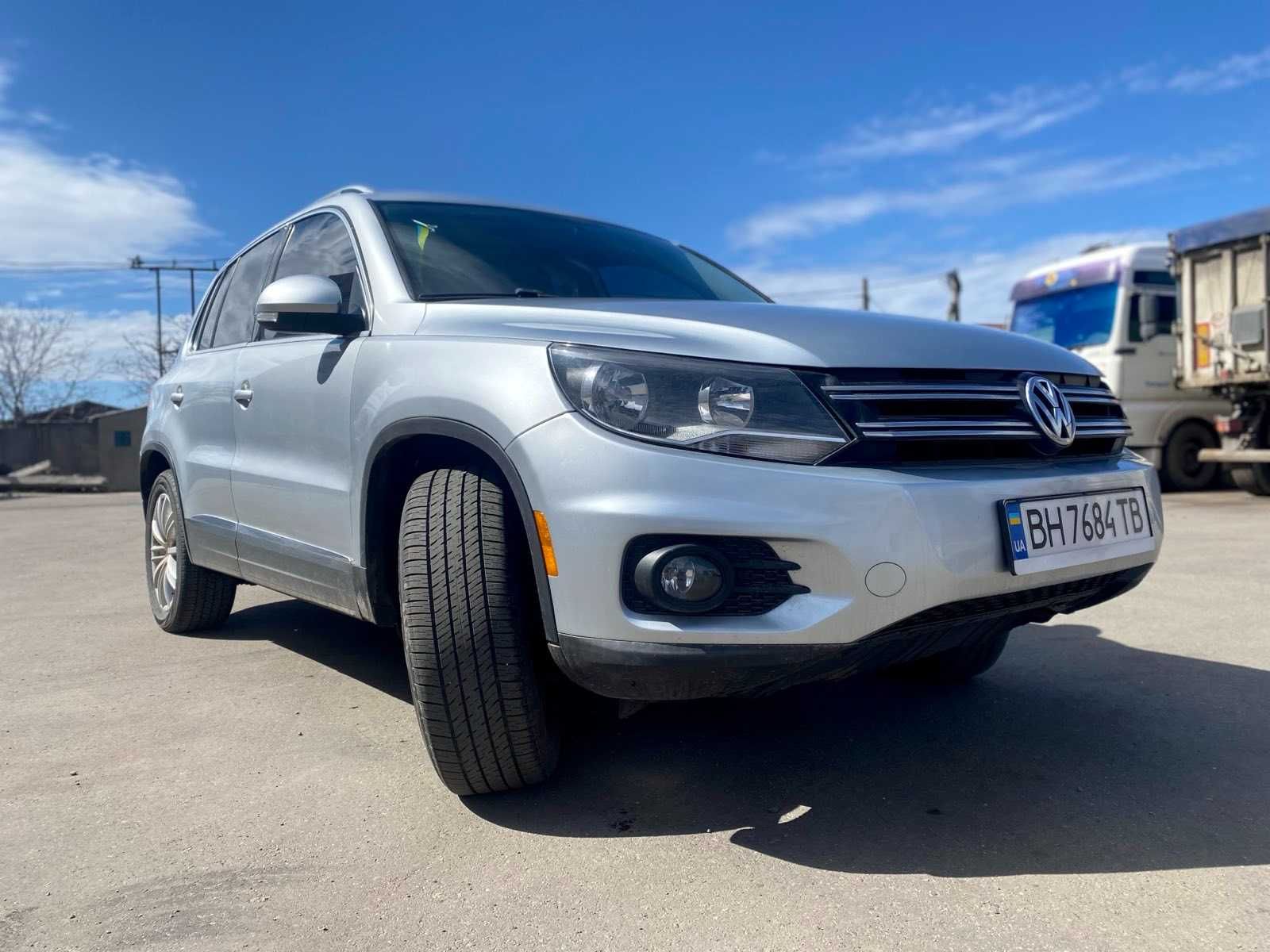 Volkswagen Tiguan 2013 року 2,0 л./бензин