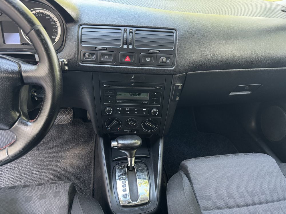 VW Golf 4 2006 року 1.6 бенз MPI АВТОМАТ З Німеччини