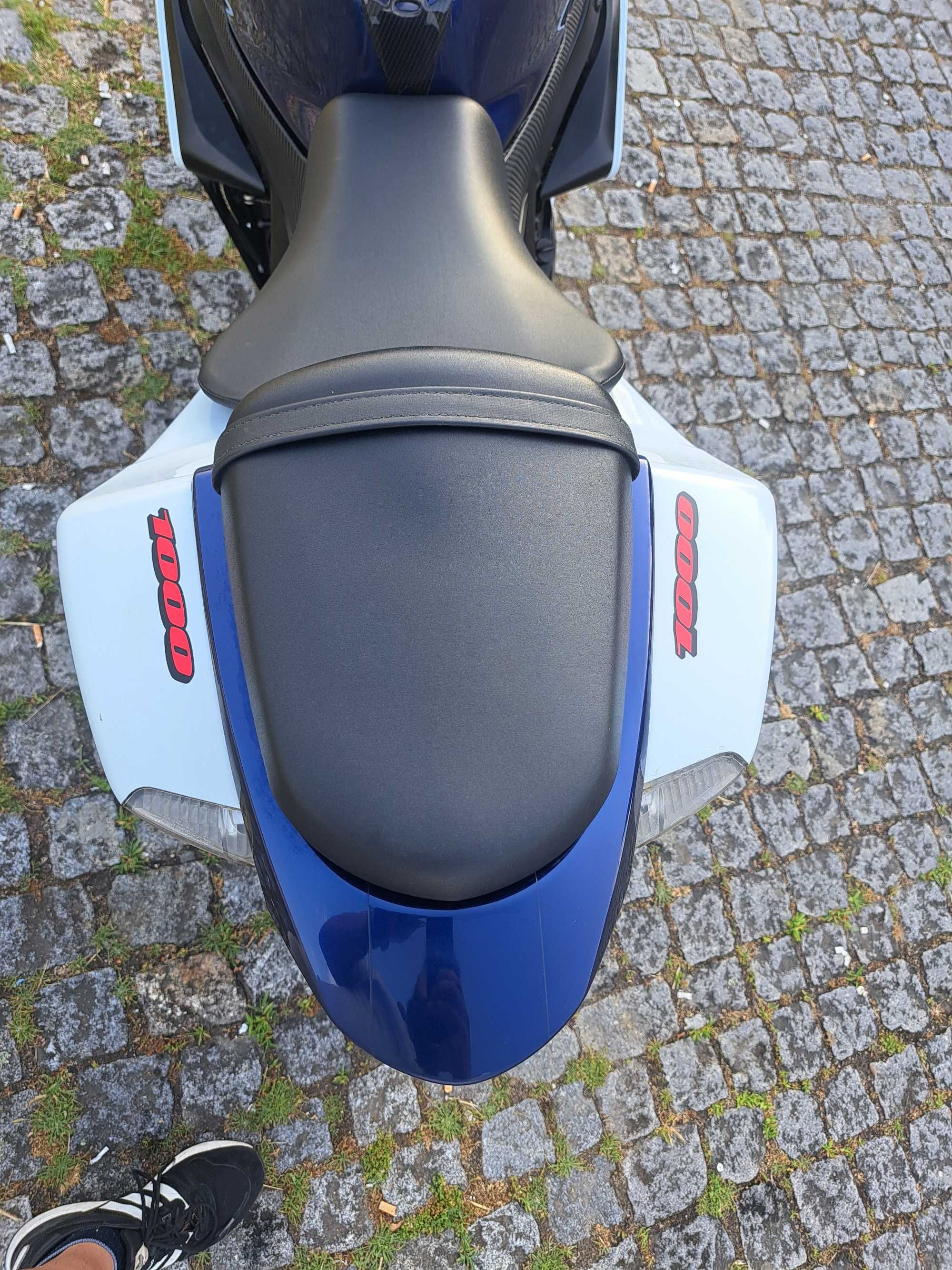 Suzuki gsxr 1000 k6 impecável