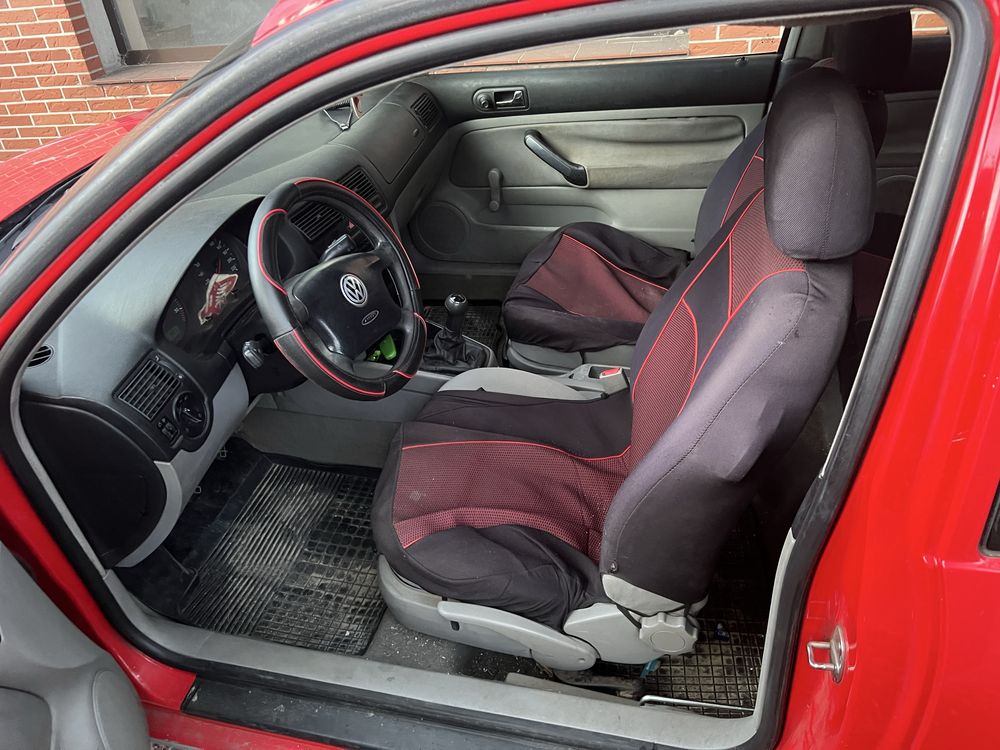 Golf 4       1.9SDI.    ekonomiczne 1999rok