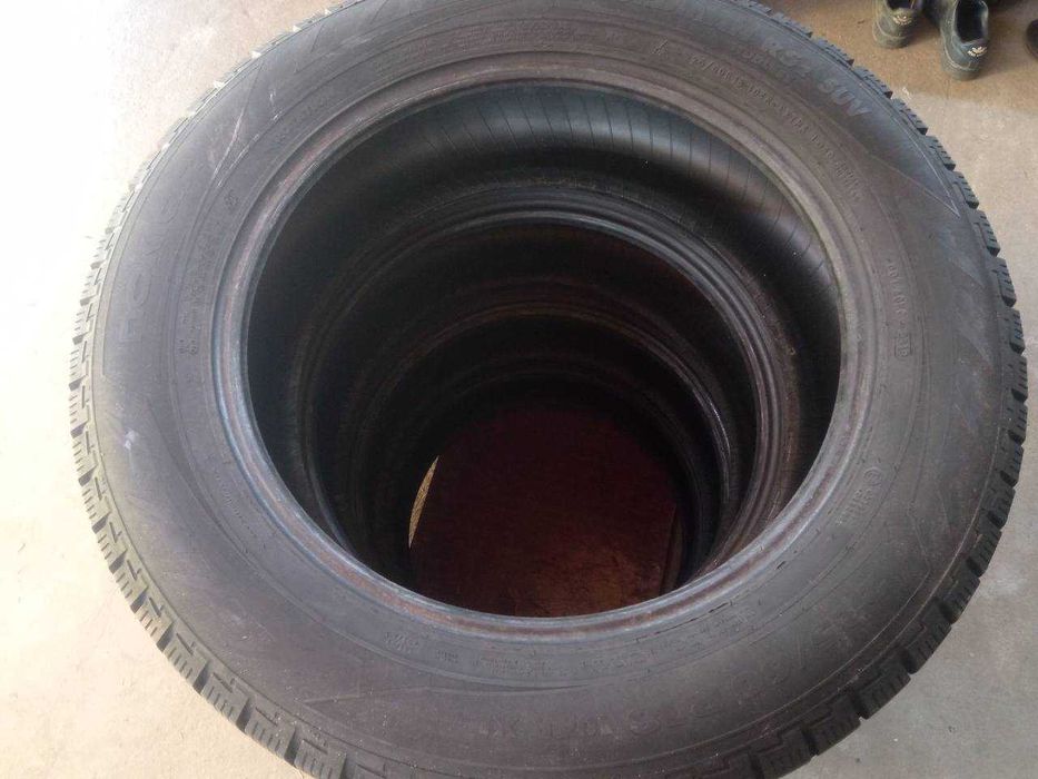 Резина 225 60 18 в гарному стані