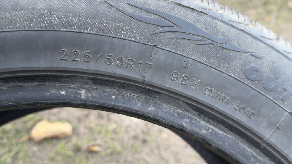 Продам два зимових кола 225/50/r17