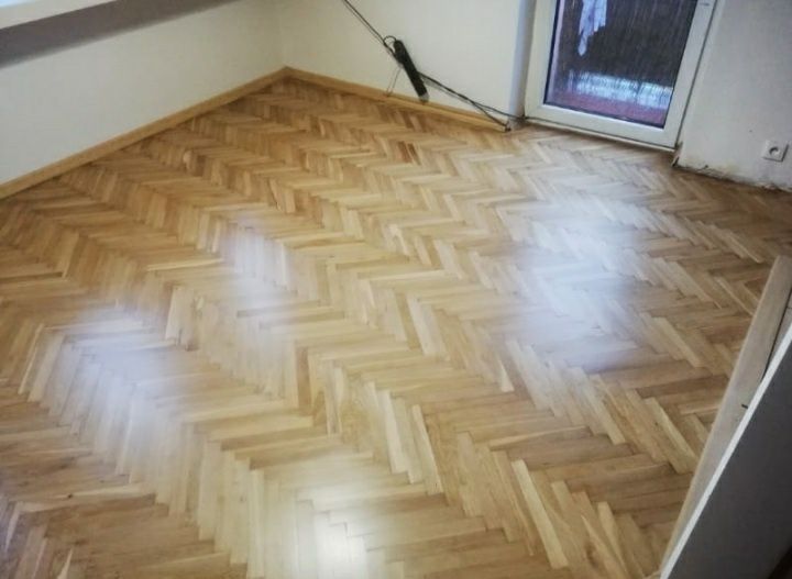 Cyklinowanie bezpyłowe, renowacja starych podłóg drewnianych.