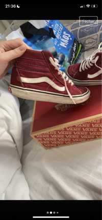 Vans bordo em bom estado