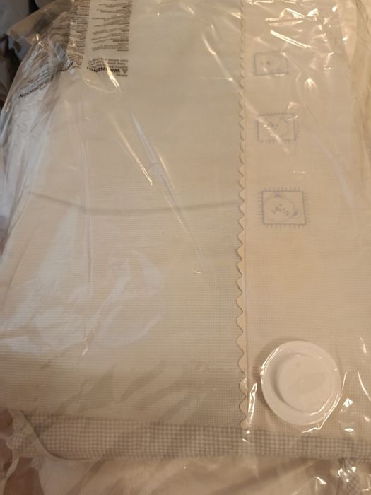 Kit de protetores, rolinhos e travesseiro para berço