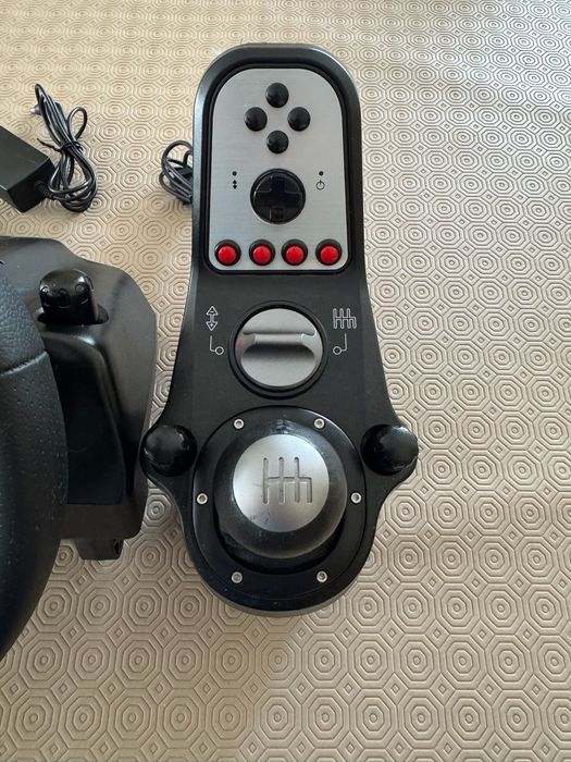 Volante, Pedais e Mudanças Logitech G25