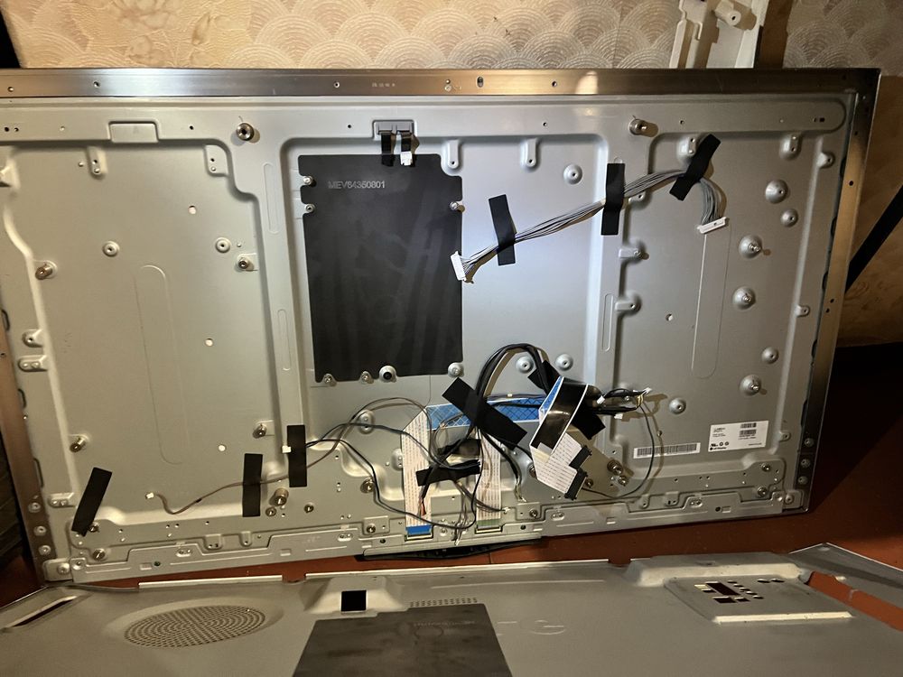 Телевизор LG 42LA741V-ZA  разборка на детали бит экран