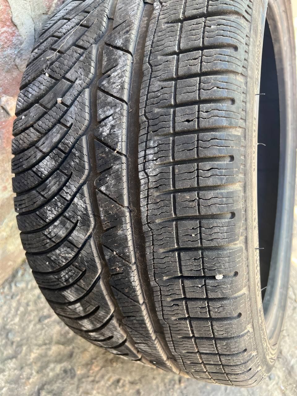 Продам резину б/у 255/35 R 19.