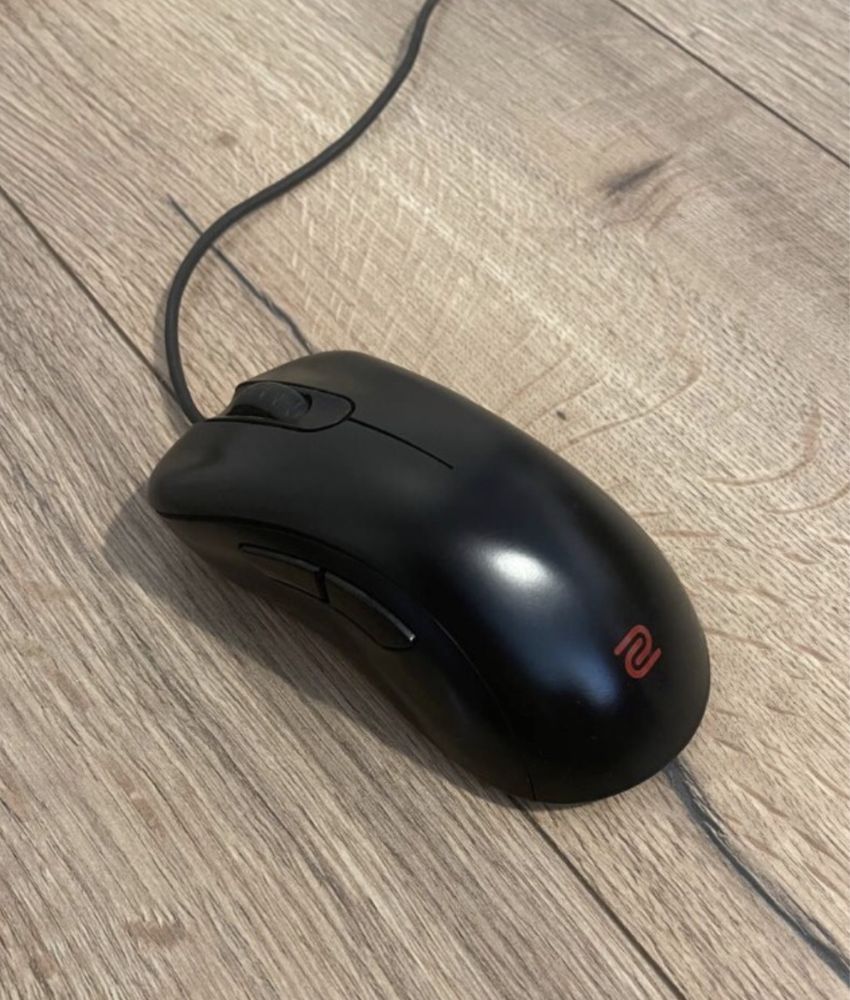 Myszka Zowie EC2-B