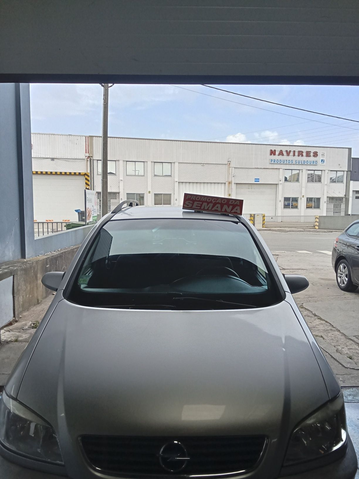 Vendo Opel Zafira do ano de 99 2.0 disel 7 lugares