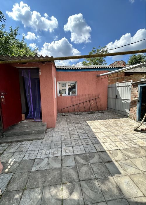 Продаж частини будинку  в 5 хвилинах від автовокзалу.