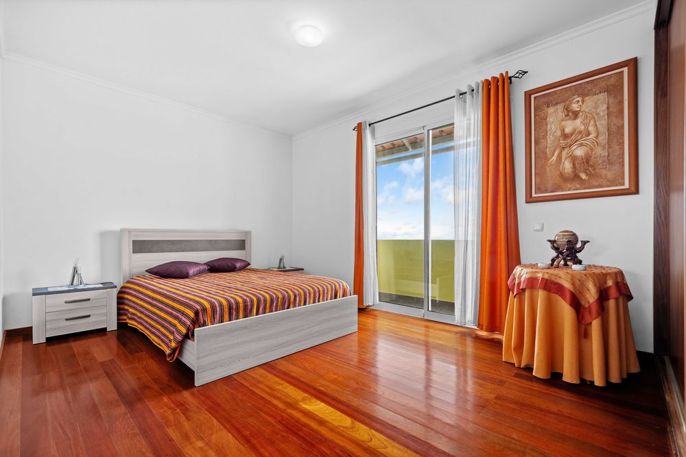 Moradia T3 |Zona calma |Vista mar| Ideal para famílias |Sta. Cruz