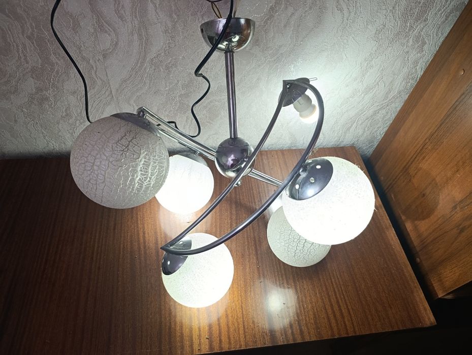 Люстра б/у в отличном состоянии