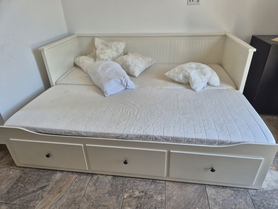 Cama e colchão, usado em bom estado