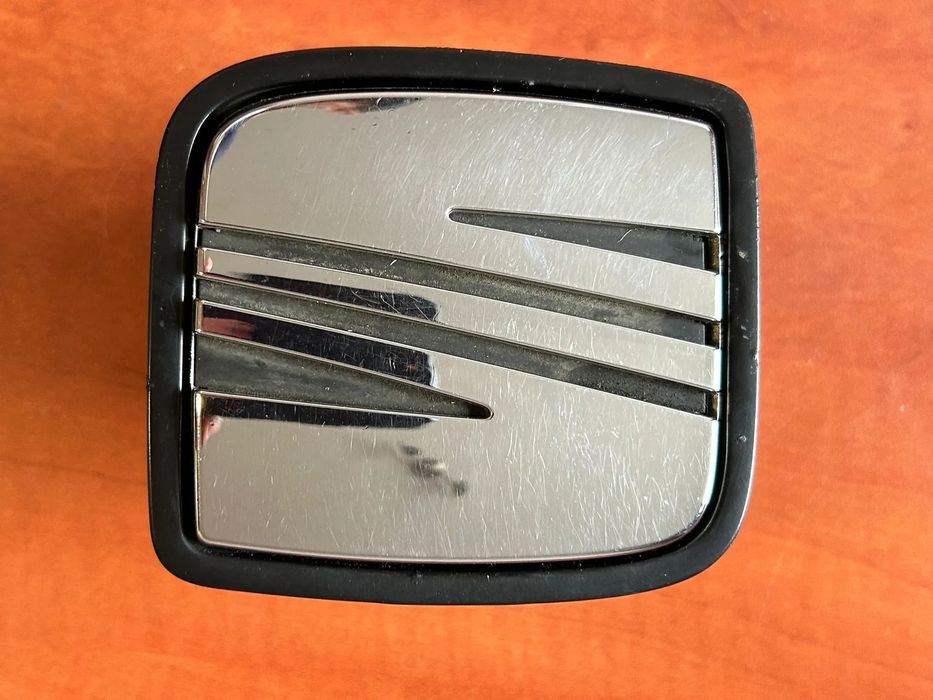 SEAT LEON I ZAMEK KLAPY TYŁ KLAMKA EMBLEMAT