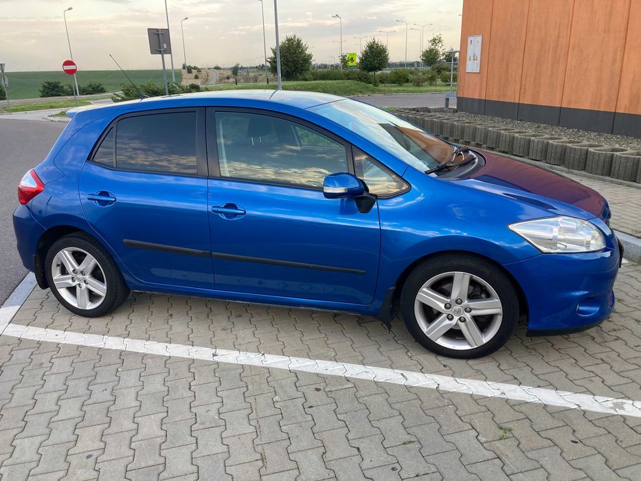 TOYOTA AURIS 2.0 D4D 2011 niski przebieg