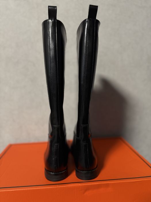 Продам женские сапоги