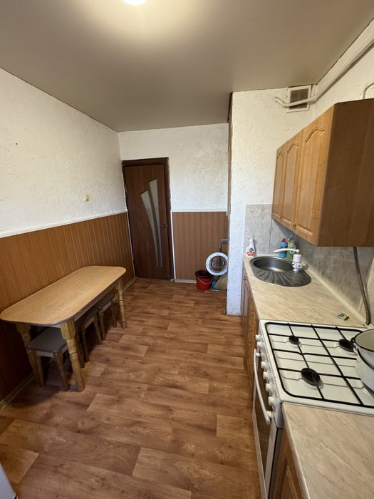 Продається 3 кімнатна квартира на Карачунах біля АТБ