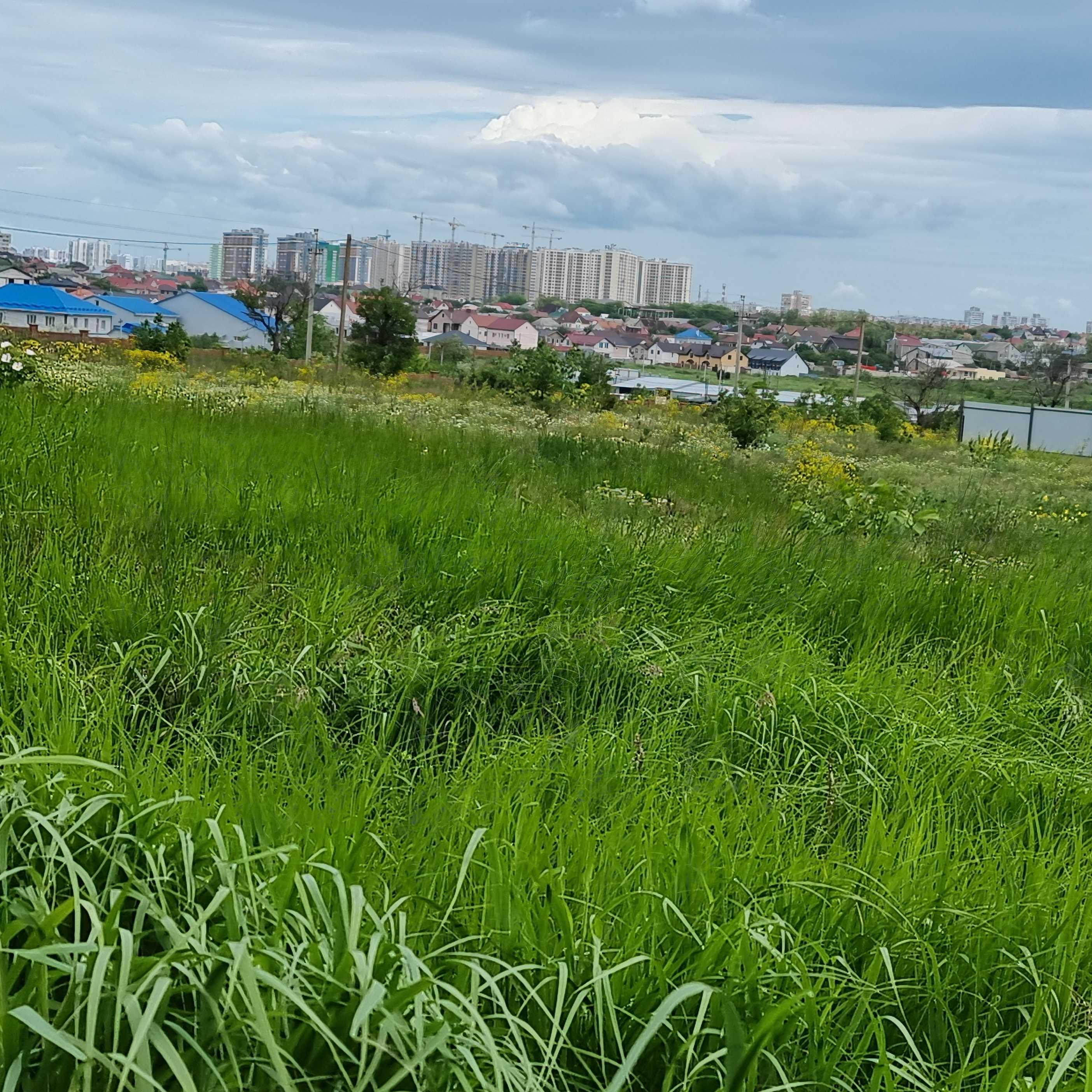 Черноморка. Продам участки  с коммуникациями. Лучшее место.