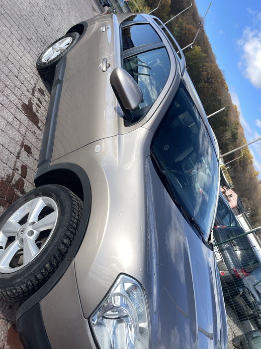 Nissan Qashqai 2009 року випуску