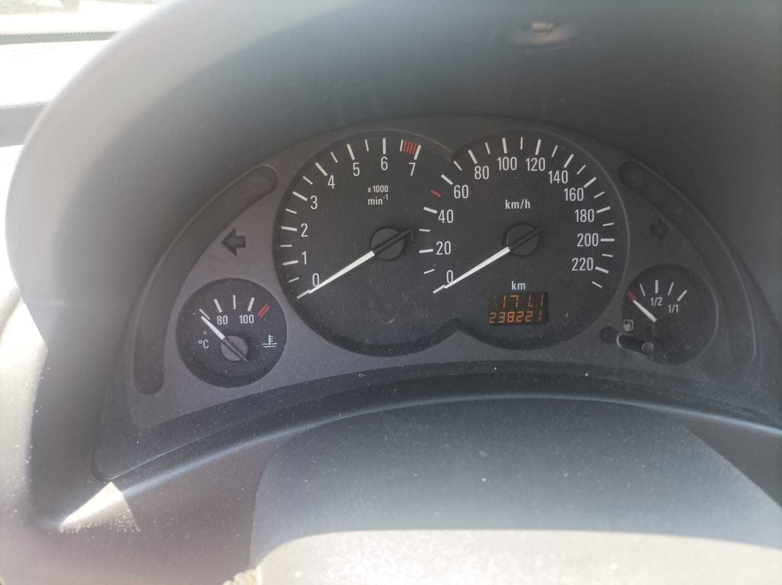 Opel Corsa 1.0 de 2000