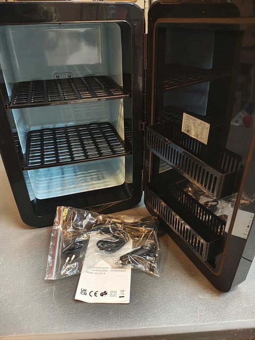 Mini lodówka, 22 litry Mała lodówka z funkcją chłodzenia i ogrzewania