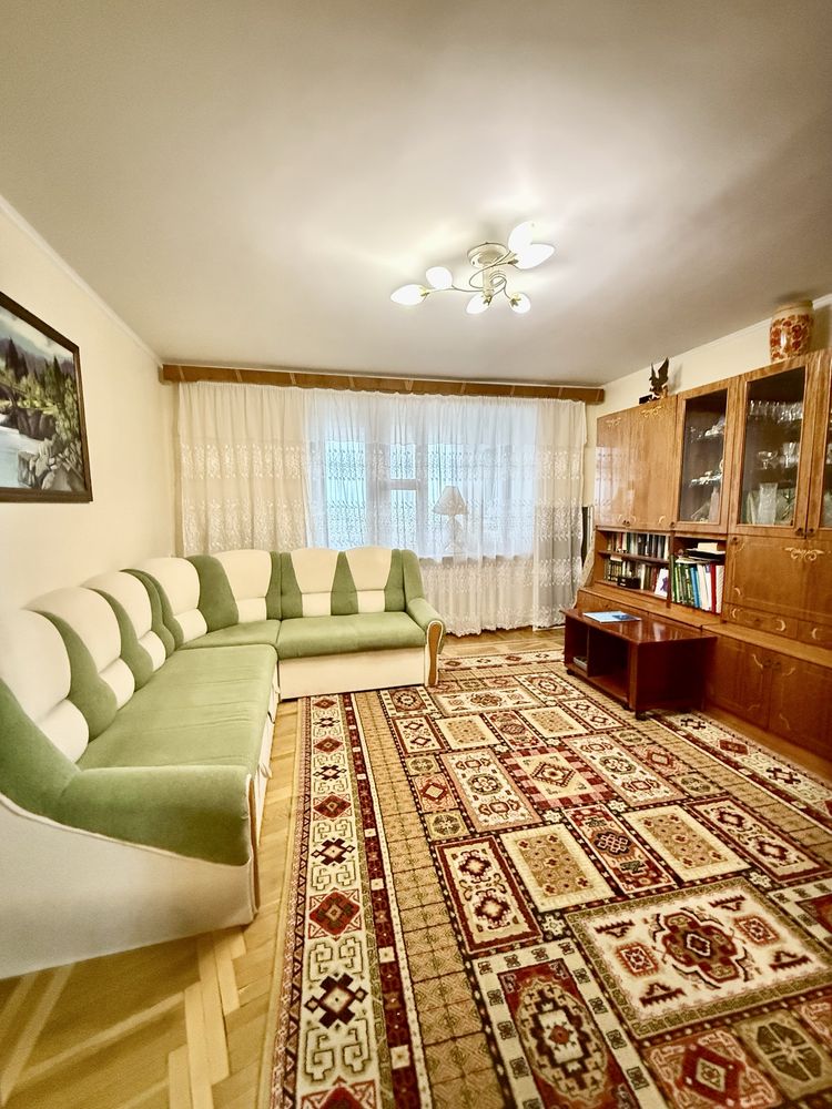 Продам 3 кімнатну квартру на ЖМ Ломівський(Фрунзенський)