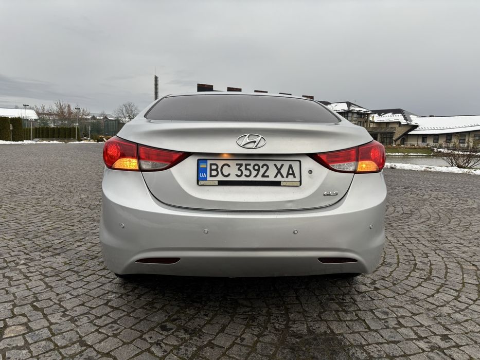 Hyundai elantra avtomat 2011