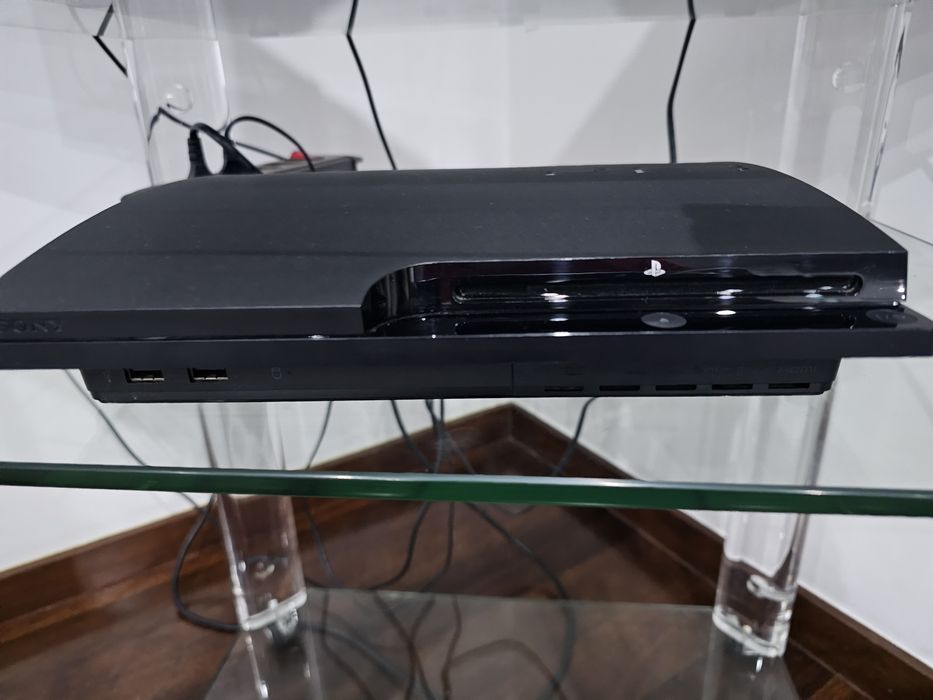 Sony PS3 250 GB com 3 comandos