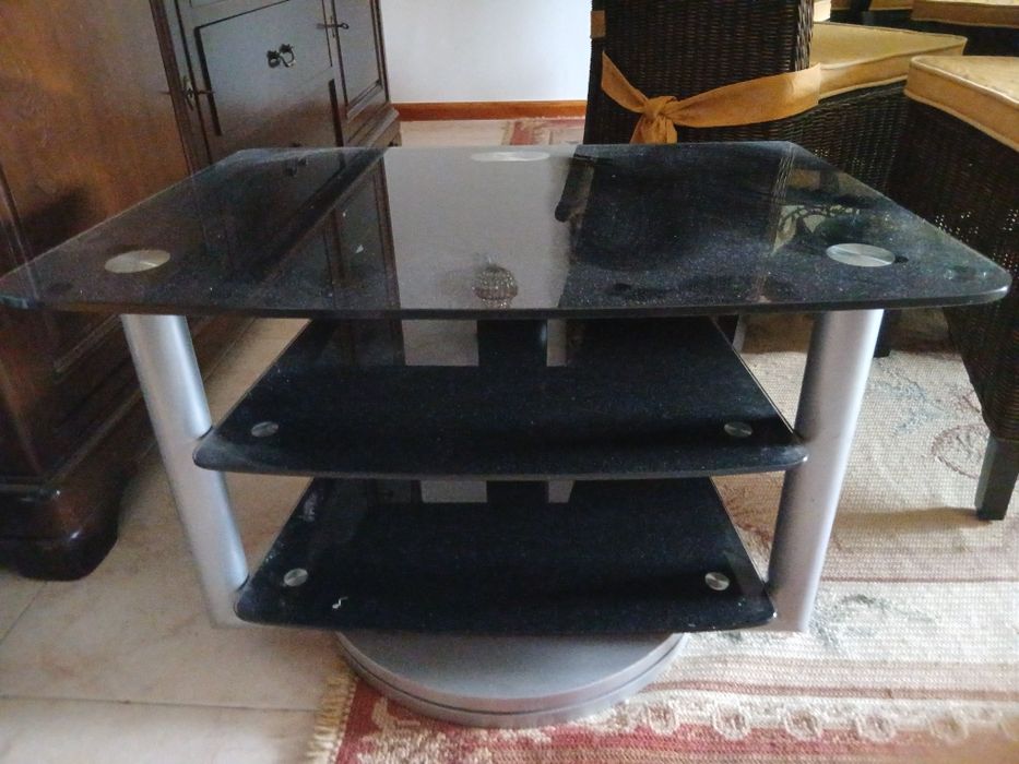 Mesa para televisão e reprodutores