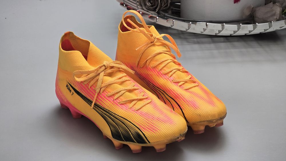 Chuteiras botas de futebol PUMA tamanho 39