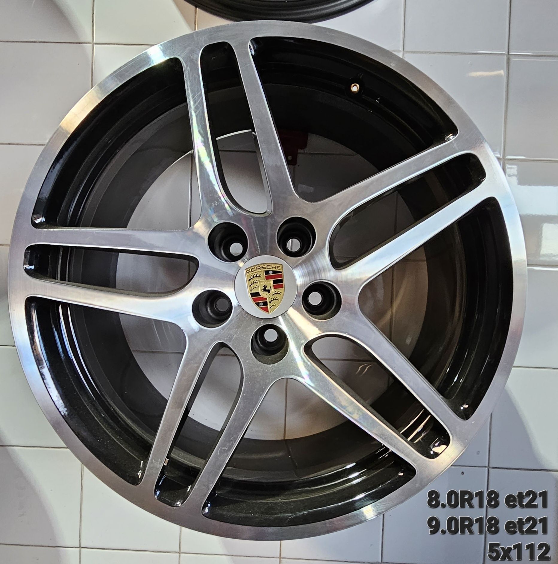 Vendo Jantes Originais Porsche Macan R18.