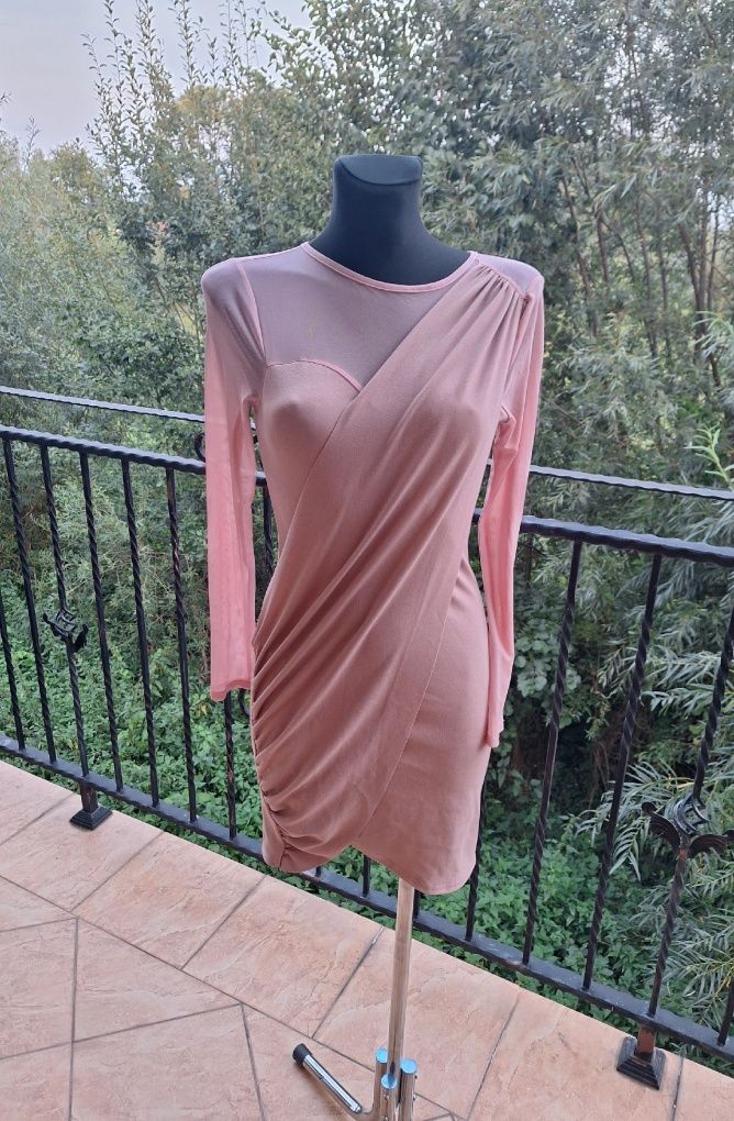 Krótka elegancka sukienka pudrowy róż Nowa Femme Luxe rozmiar S 36