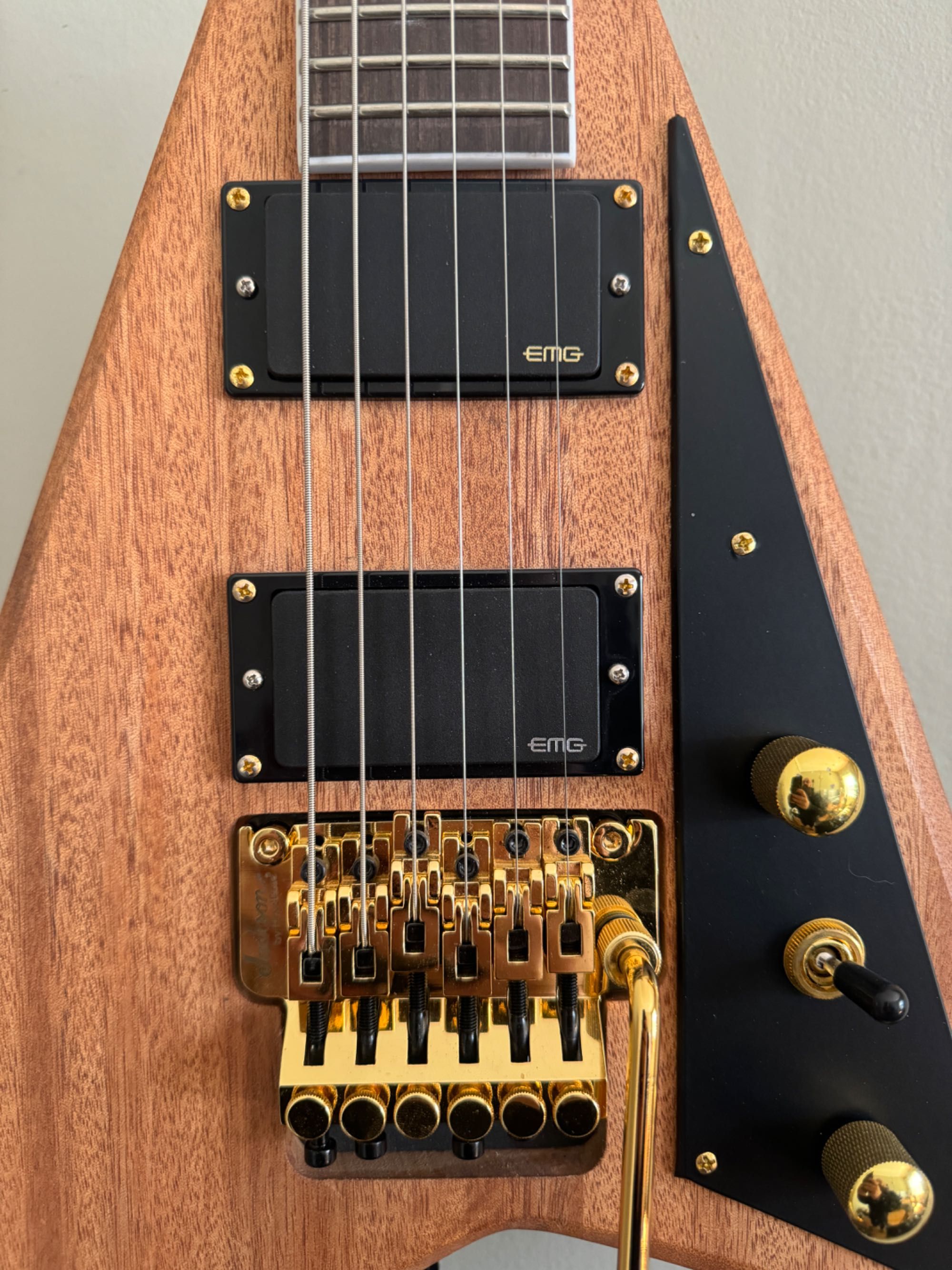 Jackson JS32 MAH Rhoads Natural + Case + EMG