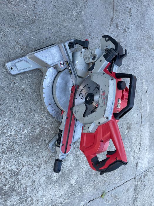 Milwaukee M18 SMS216/пила торцювальна акумуляторна мілвоке 18в