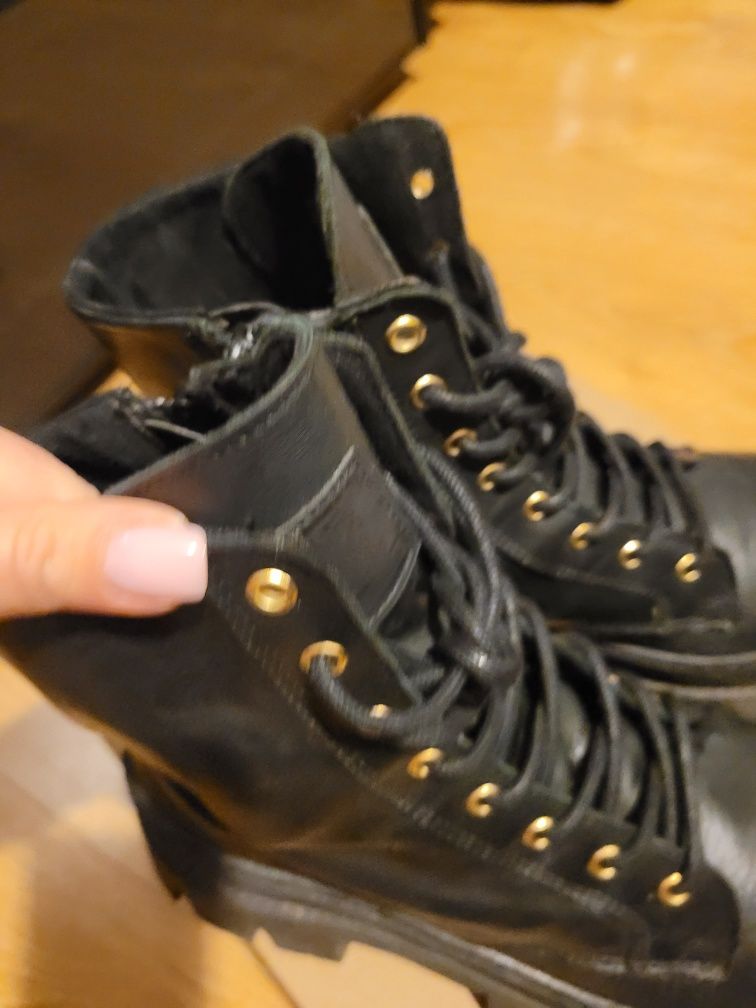 Steve Madden Trapery