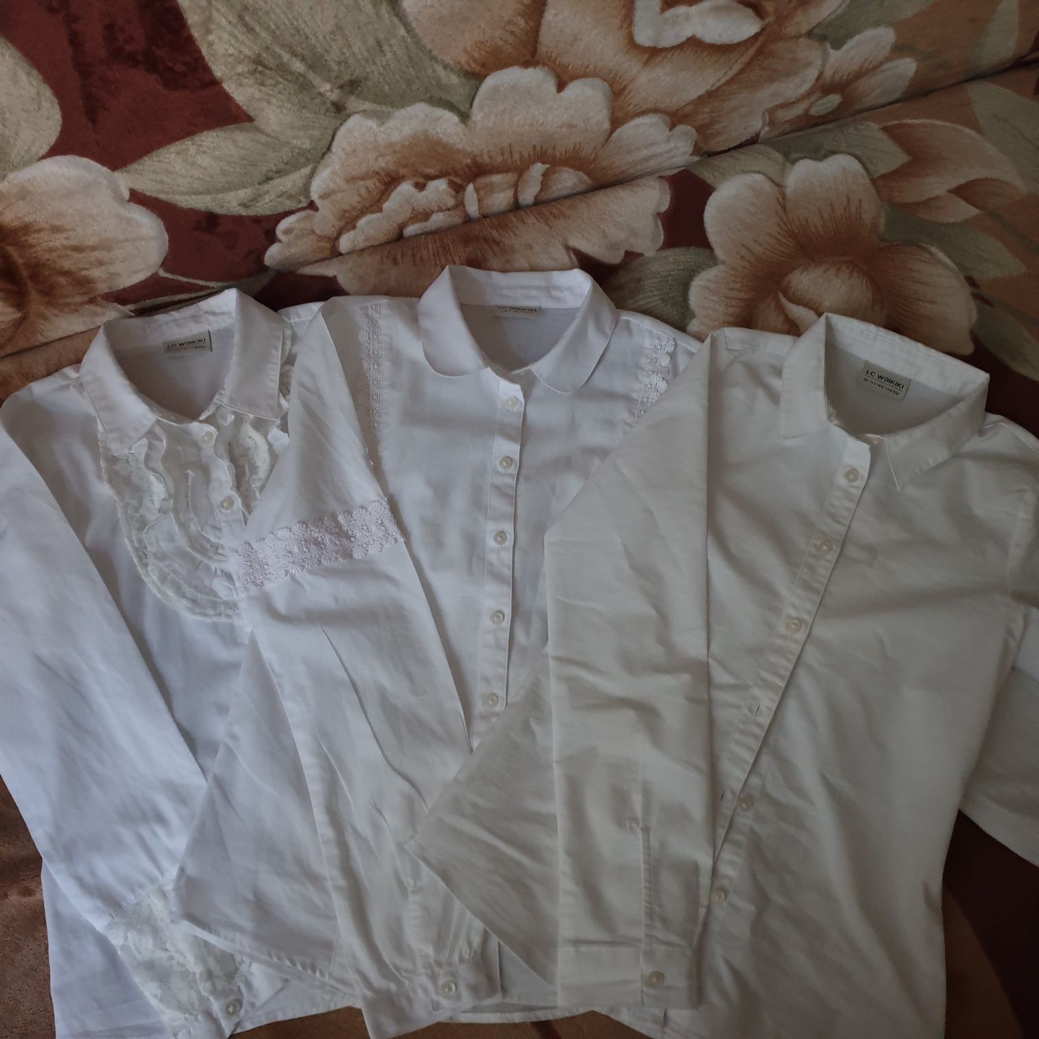 Білі сорочки для дівчинки