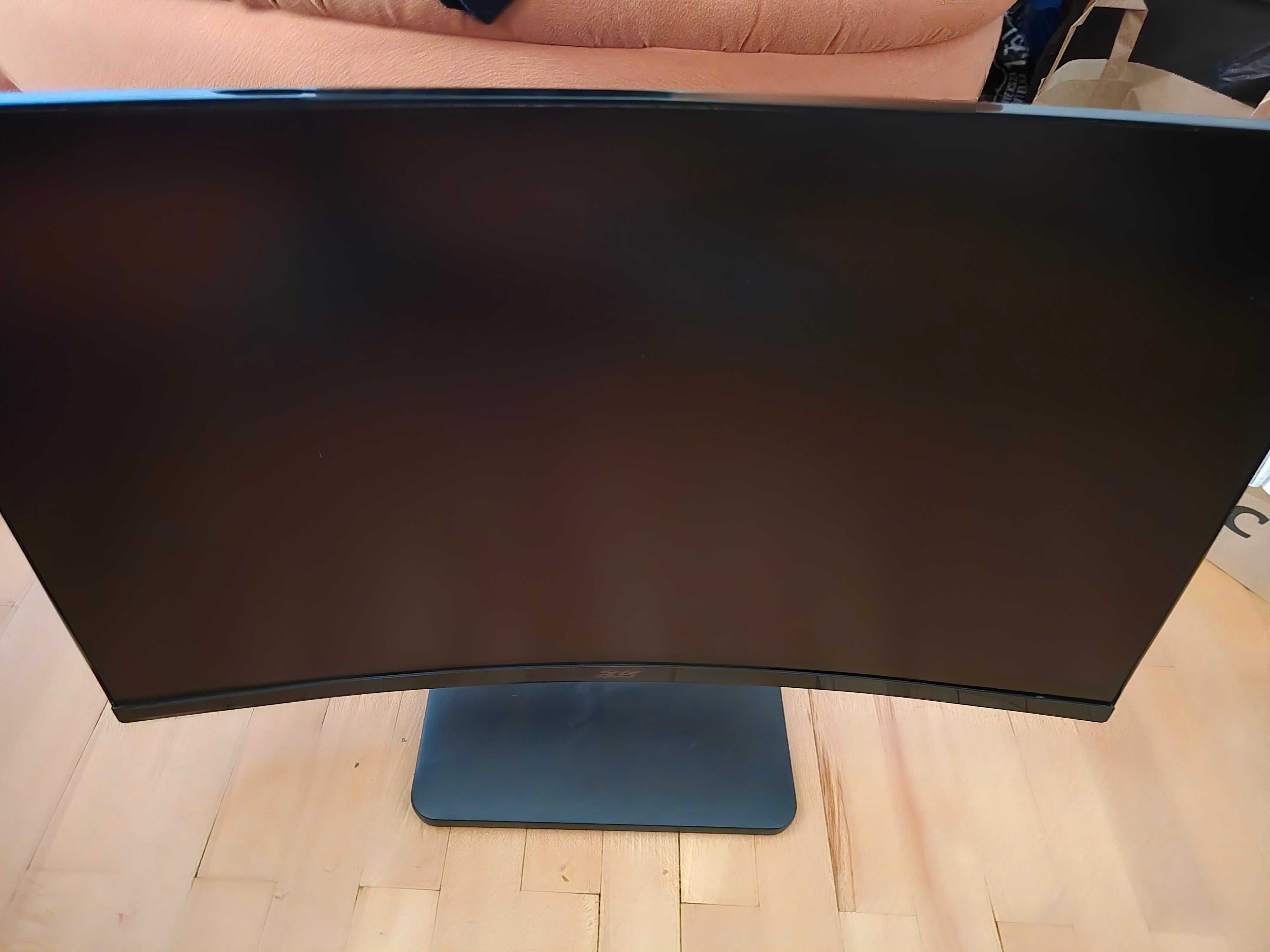 Komputer Stacjonarny + Monitor + Sluchawki bezprzewodowe
