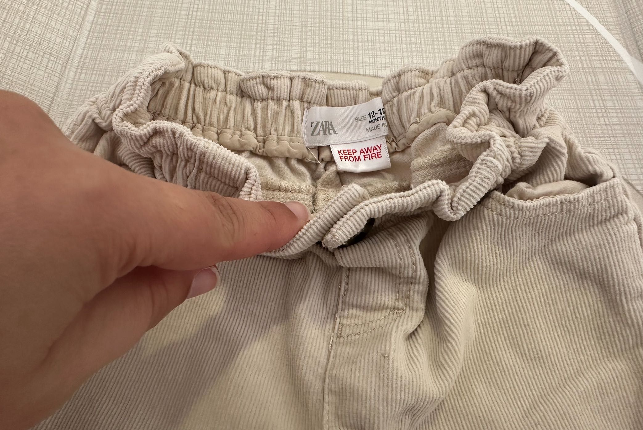 Calças ZARA + Camisola (12-18M)