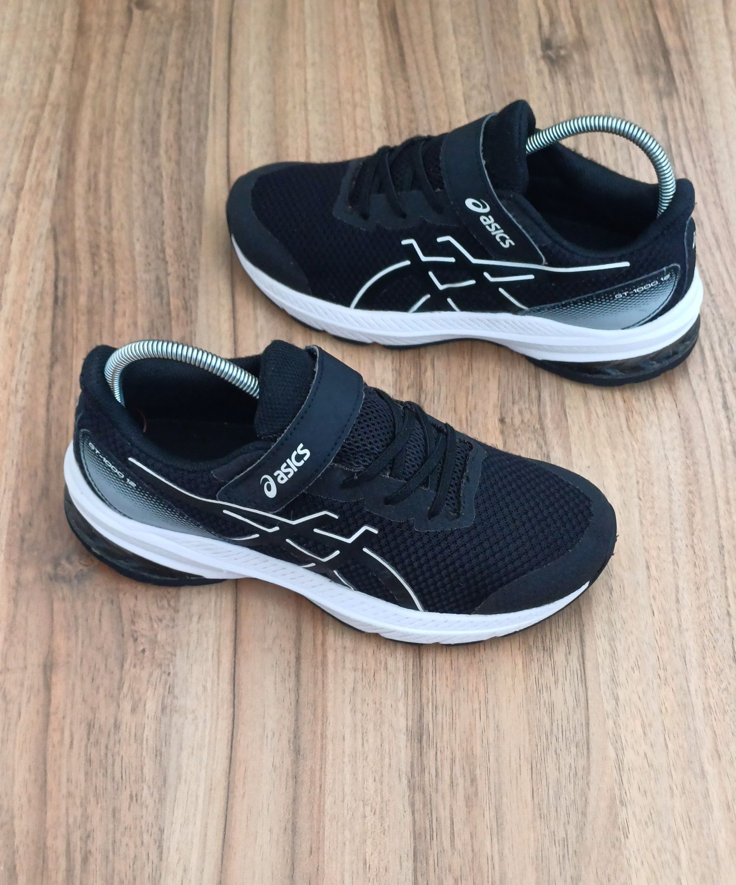 Asics дитячі кросівки кросовки на хлопчика 34-35р