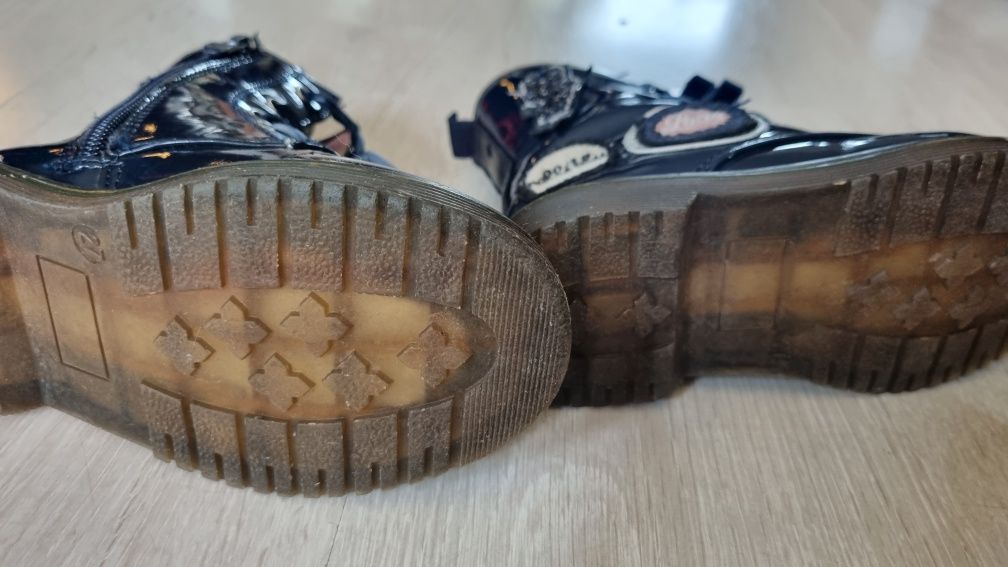 Buty trapery lakierowane granatowe trzewiki kozaki r.27