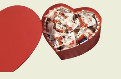Pudełko box ze slodyczami w kształcie serca Walentynki