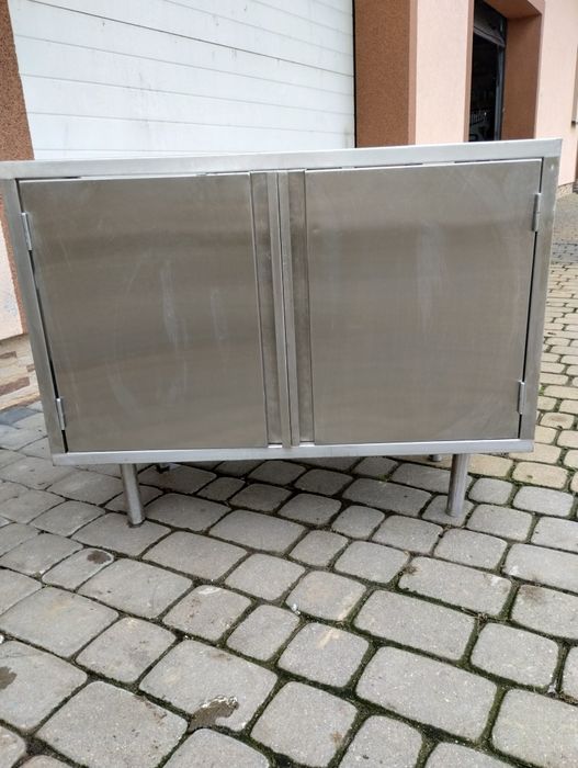 Sprzedam szafkę ze stali kwasoodpornej.