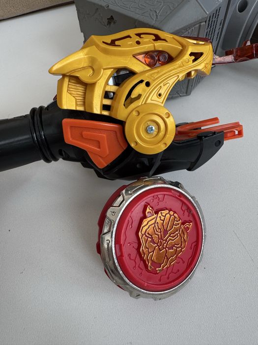 Молот Тора та Бейблейд Infinity Nado