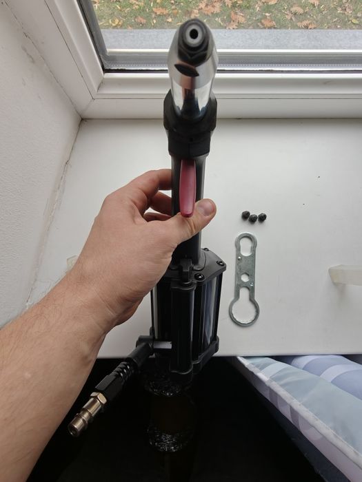 Заклепочник пневмогидравлический відривна заклепка  GOEBEL GO-5001