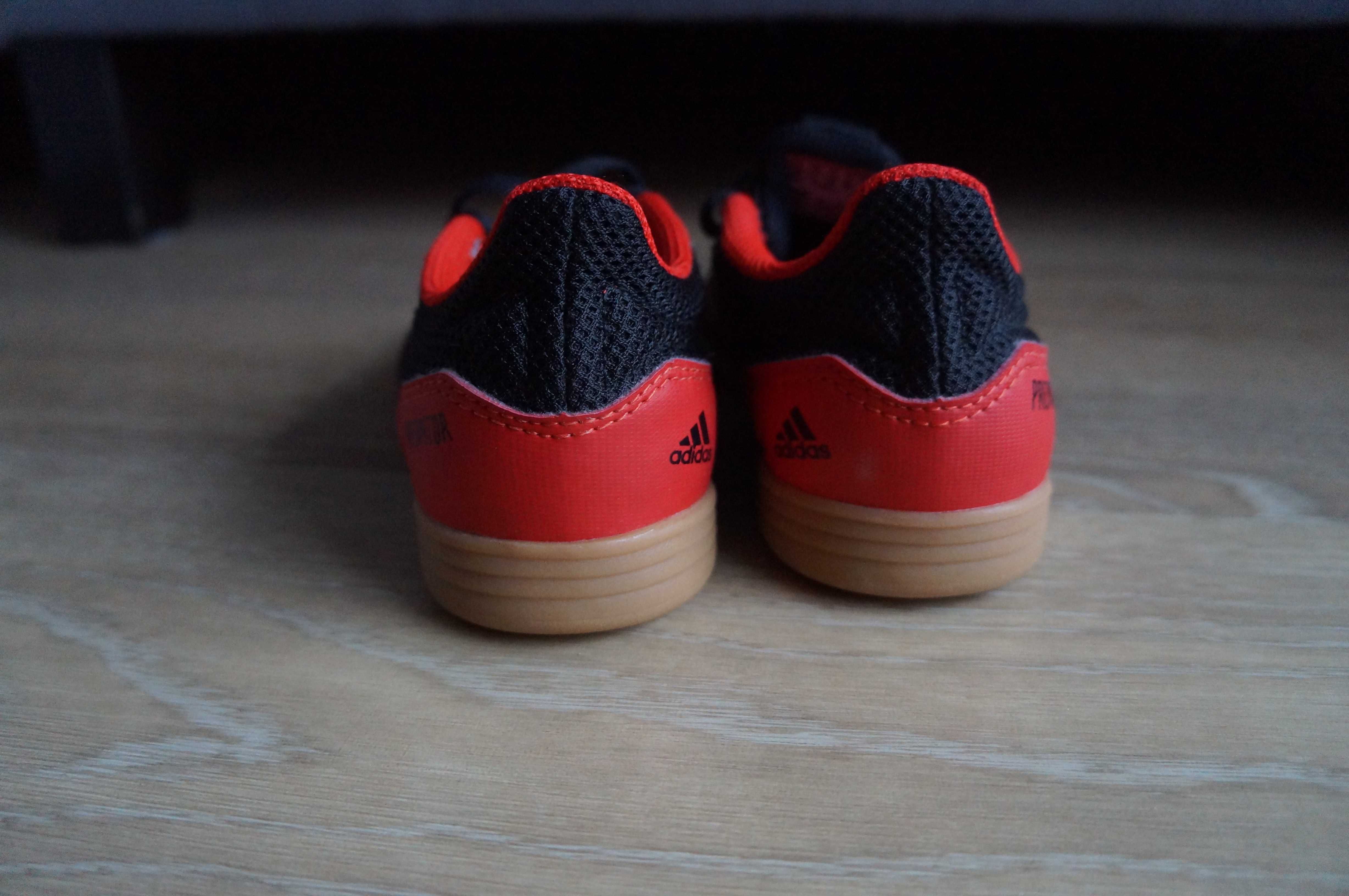Halówki Adidas Predator, rozmiar 30, buty piłkarskie dziecięce
