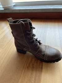 Botas castanhas Fly