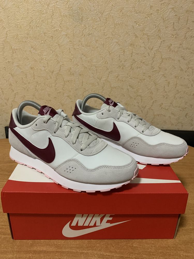 NIKE MD Valiant SE 2 White новые оригинал