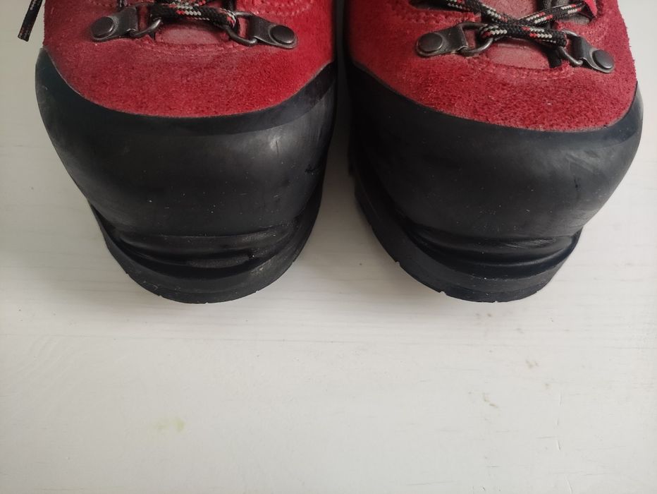 Buty trekkingowe Lowa pod raki automatyczne